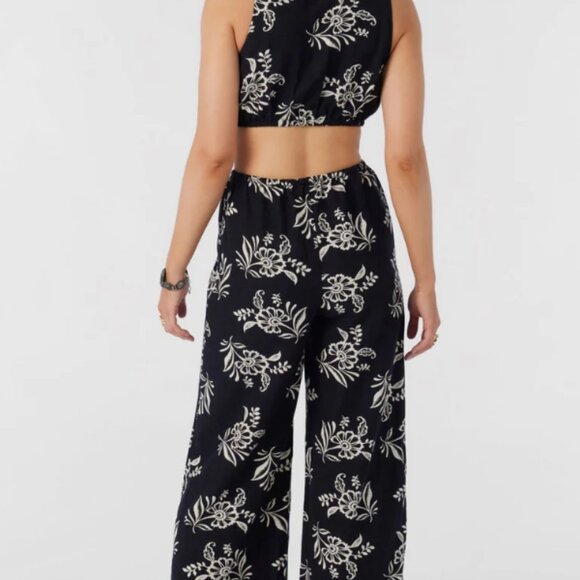O'Neill Black and White Floral Jumpsuit - Picture 2 of 11